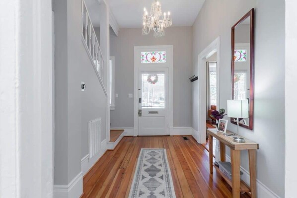 Interior - Mins to Riverwalk & Downtown - Mighty Mildred (Columbus)