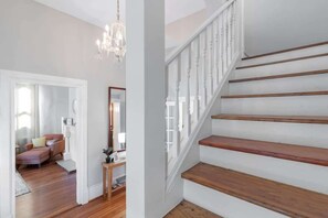 Unclassified image, 3 of 67, button