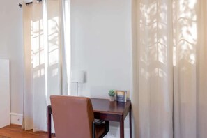 Unclassified image, 5 of 67, button