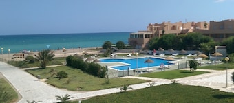 APARTMENT IN FIRST LINE NATURIST VERA PLAYA
