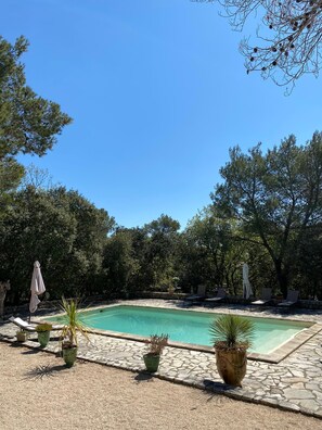 Outdoor pool - The little house (Aubussargues)