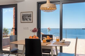 Dining - Apartment Duplex T1 - Duplex WEST (Arco da Calheta)