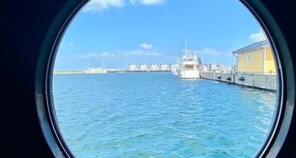 Ferienhaus Hausboot Captains Boat direkt an der Ostsee