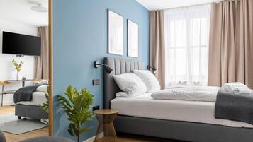 Suite S | Individually decorated, free WiFi, bed sheets