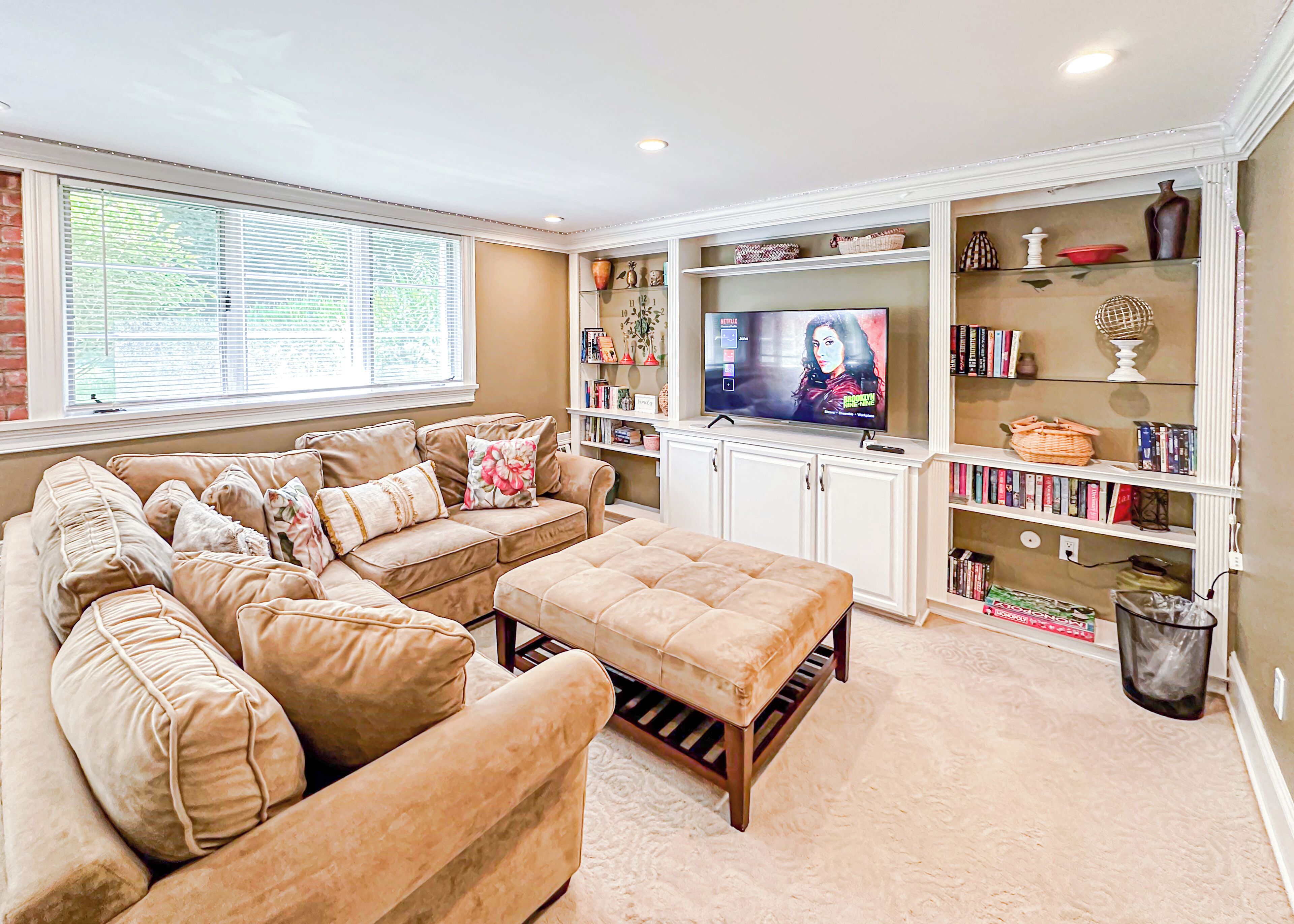 Smart TV, table tennis