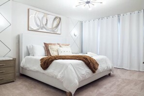 5 habitaciones, tabla de planchar con plancha, wifi y ropa de cama 