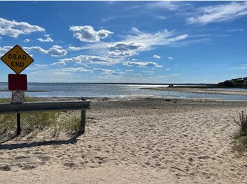 walking distance to the bay
