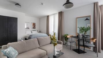 Suite XXL with seating area | 1 bedroom, free WiFi, bed sheets