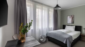 Single Suite M | 1 bedroom, free WiFi, bed sheets