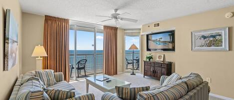 Televisión de pantalla plana, reproductor de DVD