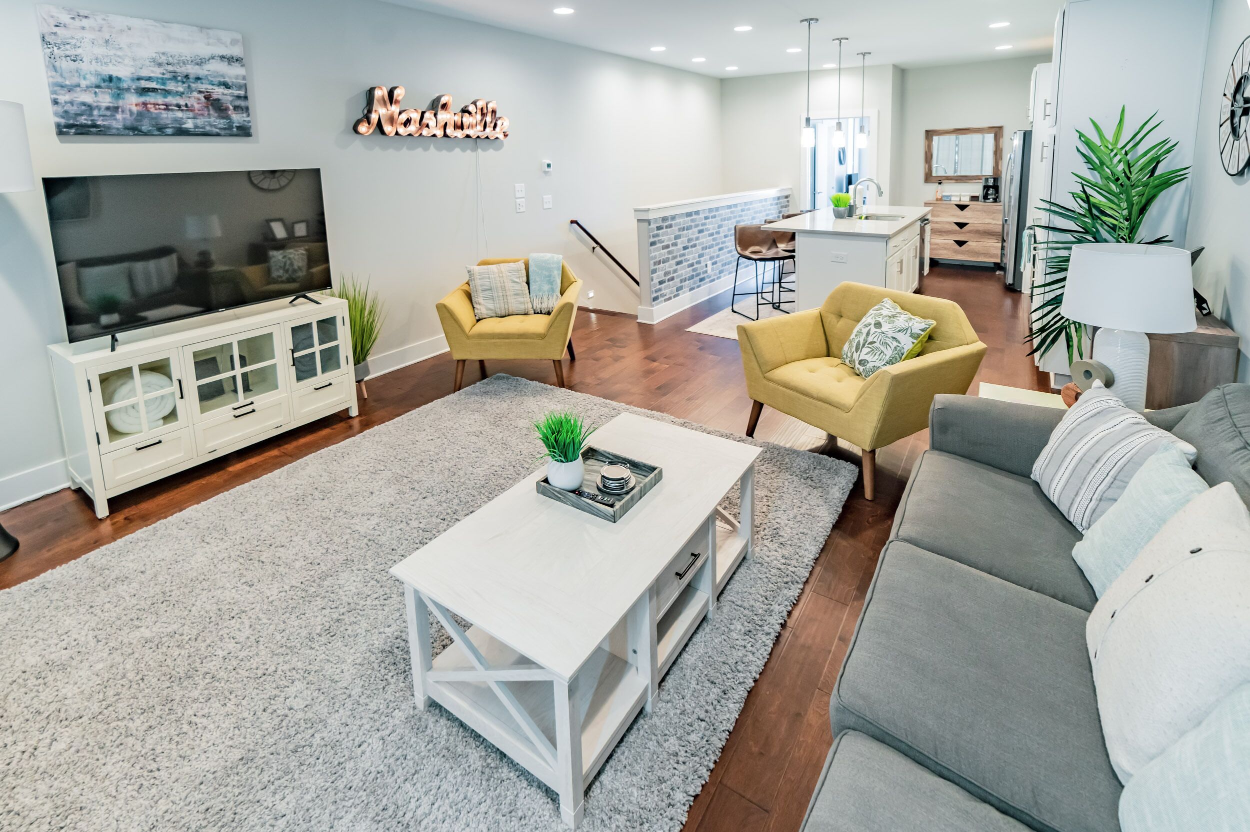 Beutiful modern townhome, with amazing skyline view of downtown Nashville.