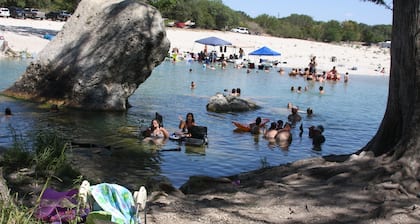 Garner State Park Retreat at Cielo Ridge, Concan Tx