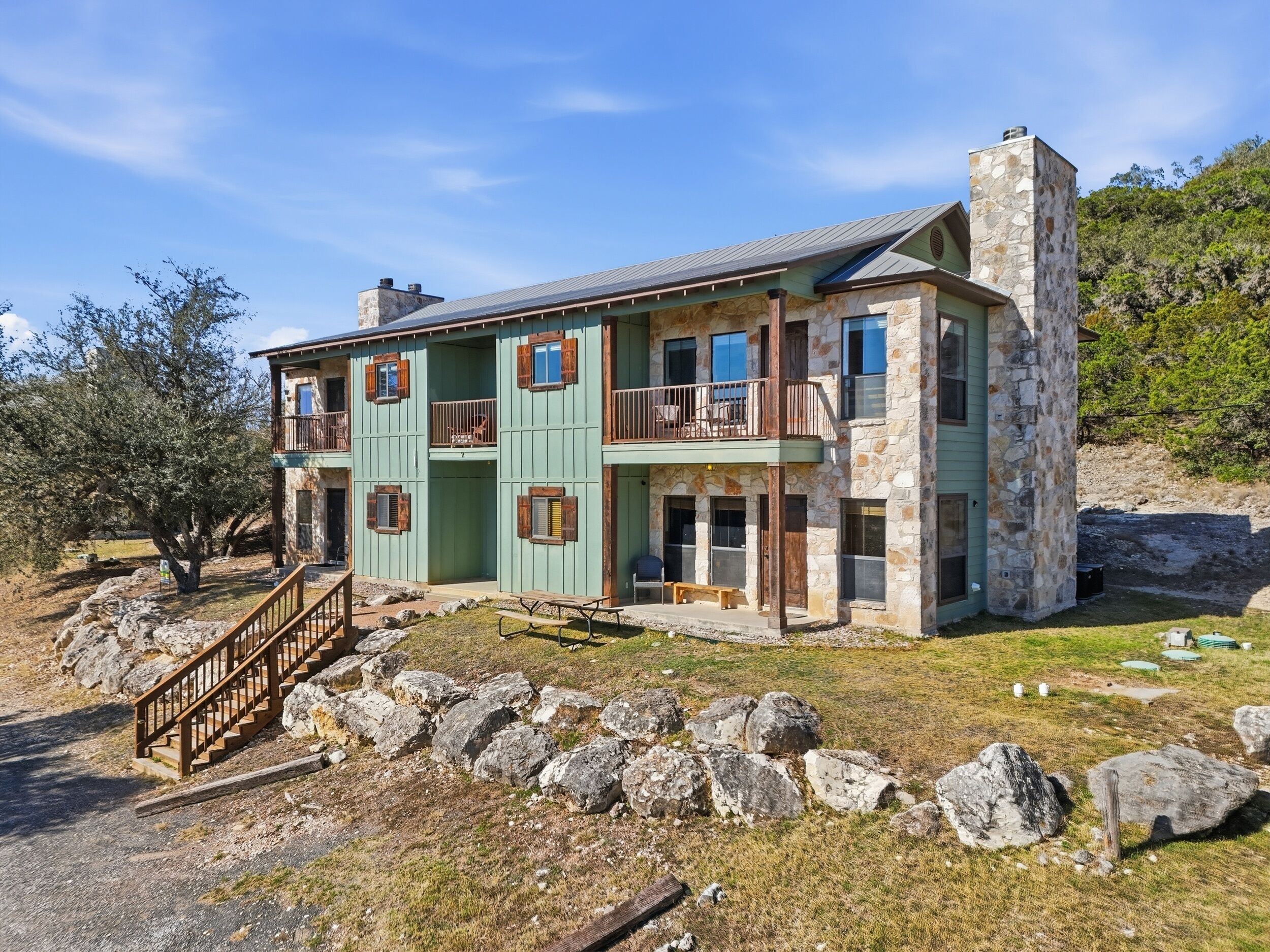 المنشأة من الخارج