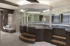 Spa - RENTING FOR SUMMER The Legendary Villa Harrah w/ Himalayan Salt Spa & Much More! (Zephyr Cove)