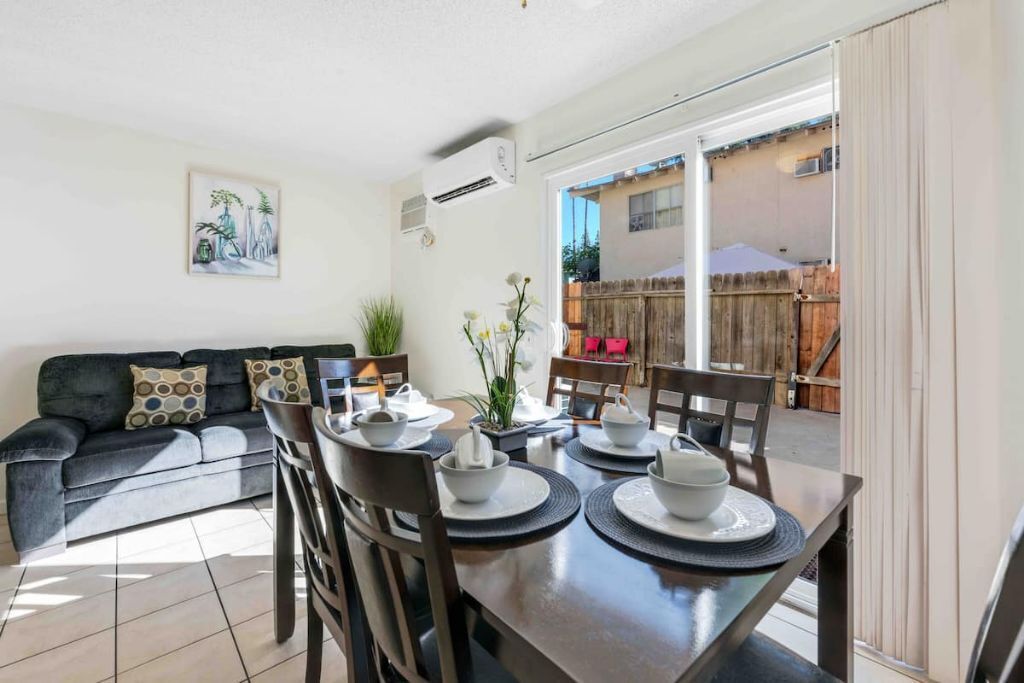 Amazing 3 BD Condo Near UC Riverside - Shared Pool
