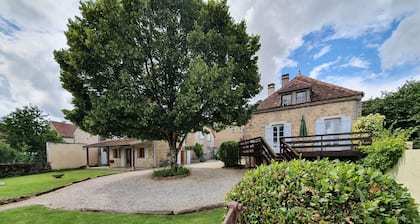 Weinhändlerhaus mit Scheune, 14 Schlafplätze, privater Pool, Top‑Aussicht