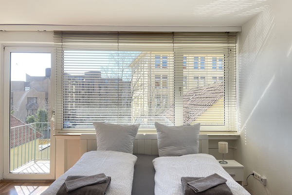 Comfort Studio, 1 Queen Bed | View from room