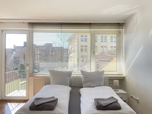 Comfort Studio, 1 Queen Bed | View from room