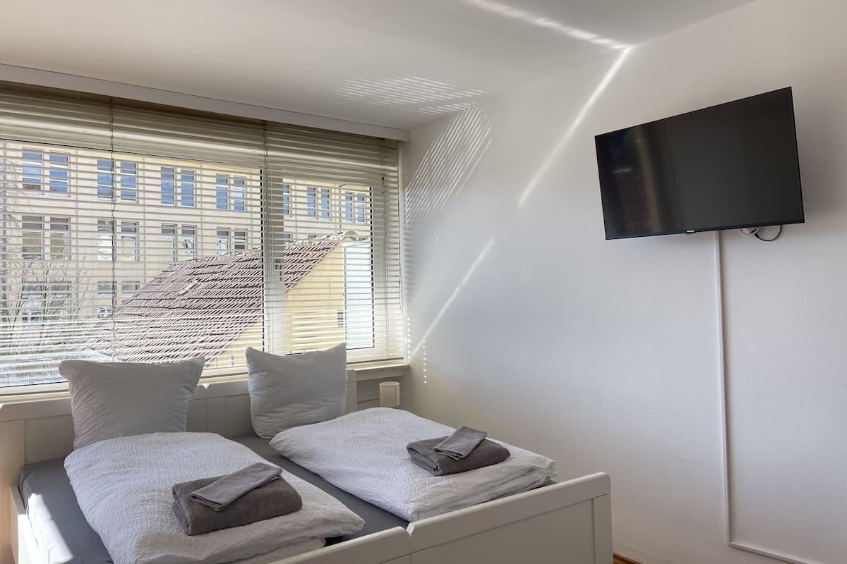Comfort Studio | 2 bedrooms, individually decorated, free WiFi, bed sheets