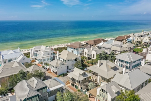 Rosemary Beach Carriage with Gulf Views and Balconies, 1 min to beach