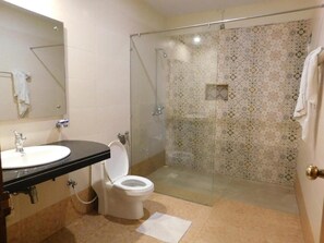 Executive Double or Twin Room | Bathroom | Shower, slippers, towels - Hotel S. R. Lounge (Multan)