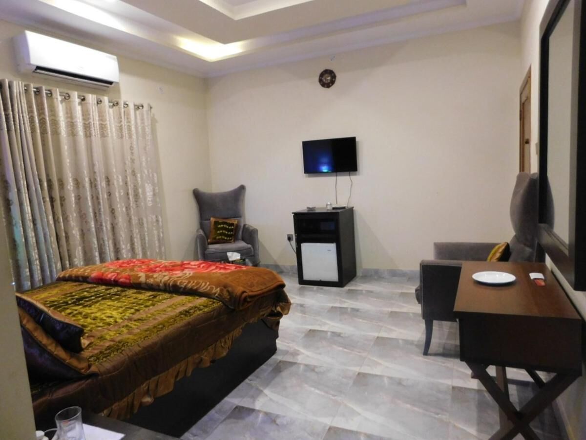 executive double or twin room | 1 bedroom, iron/ironing board, free wifi, bed sheets