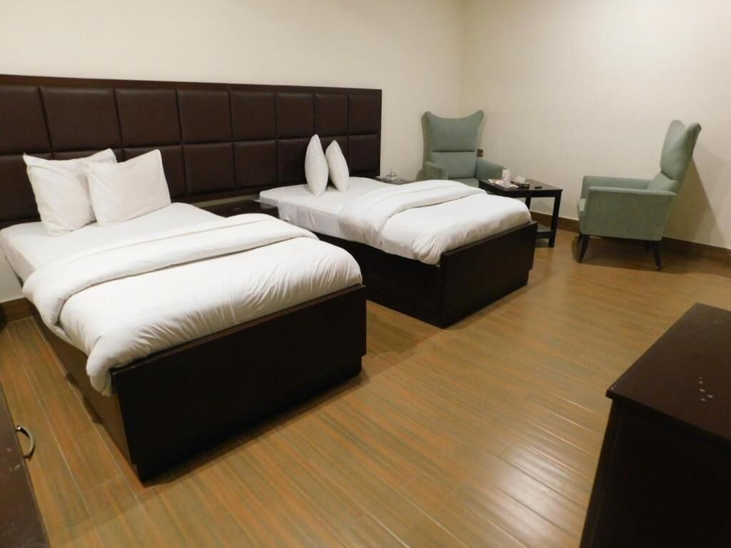 executive double or twin room | 1 bedroom, iron/ironing board, free wifi, bed sheets