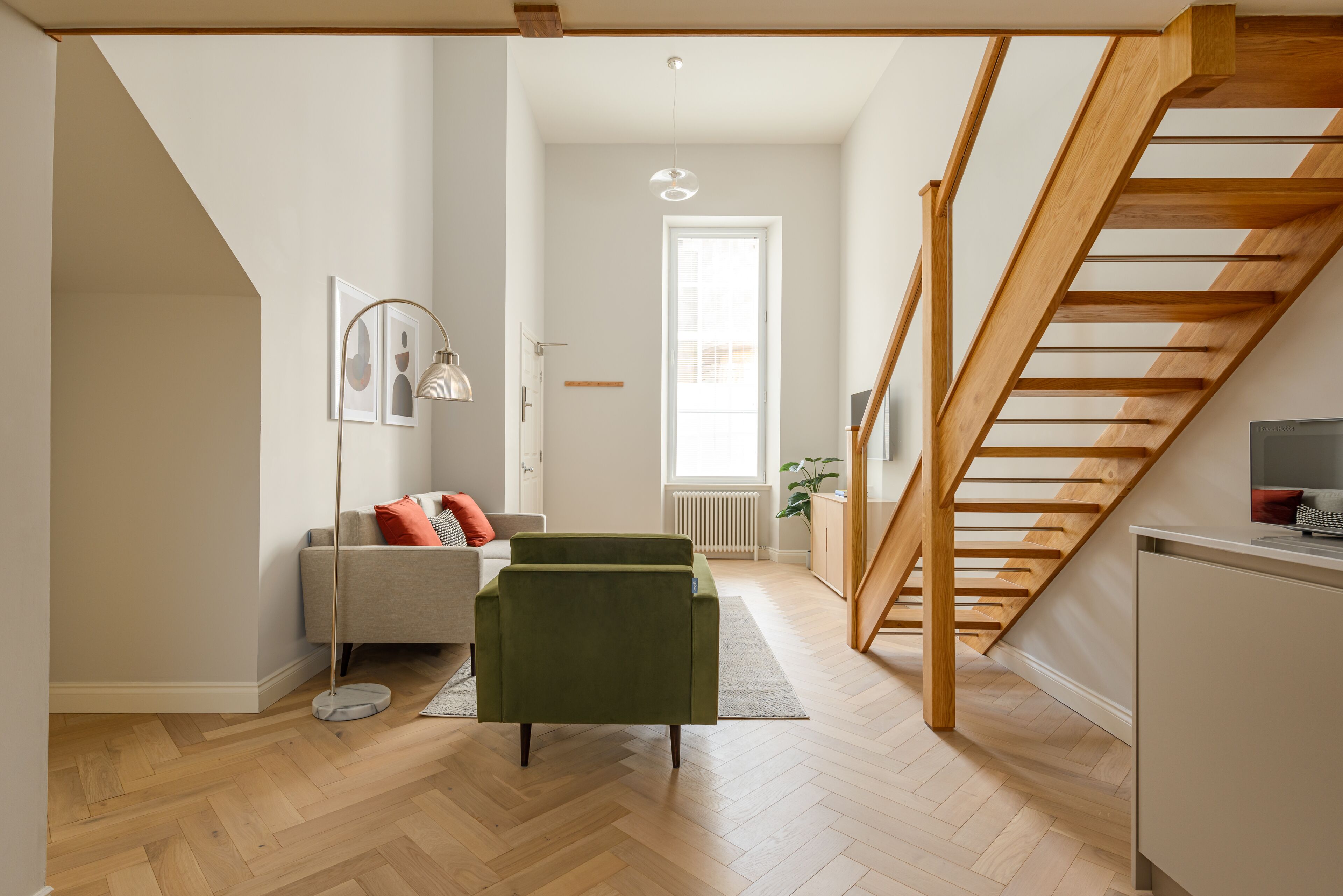 Lägenhet - mezzanine | Vardagsrum | 42-tums smart-tv med digitalkanaler, tv och Netflix