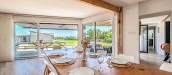 "Villa Léonie" large house with indoor swimming pool in Kerlouan