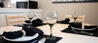 Cozy 3 bed 1 bath entire house- up to 6 people