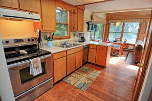 Fridge, microwave, stovetop, dishwasher