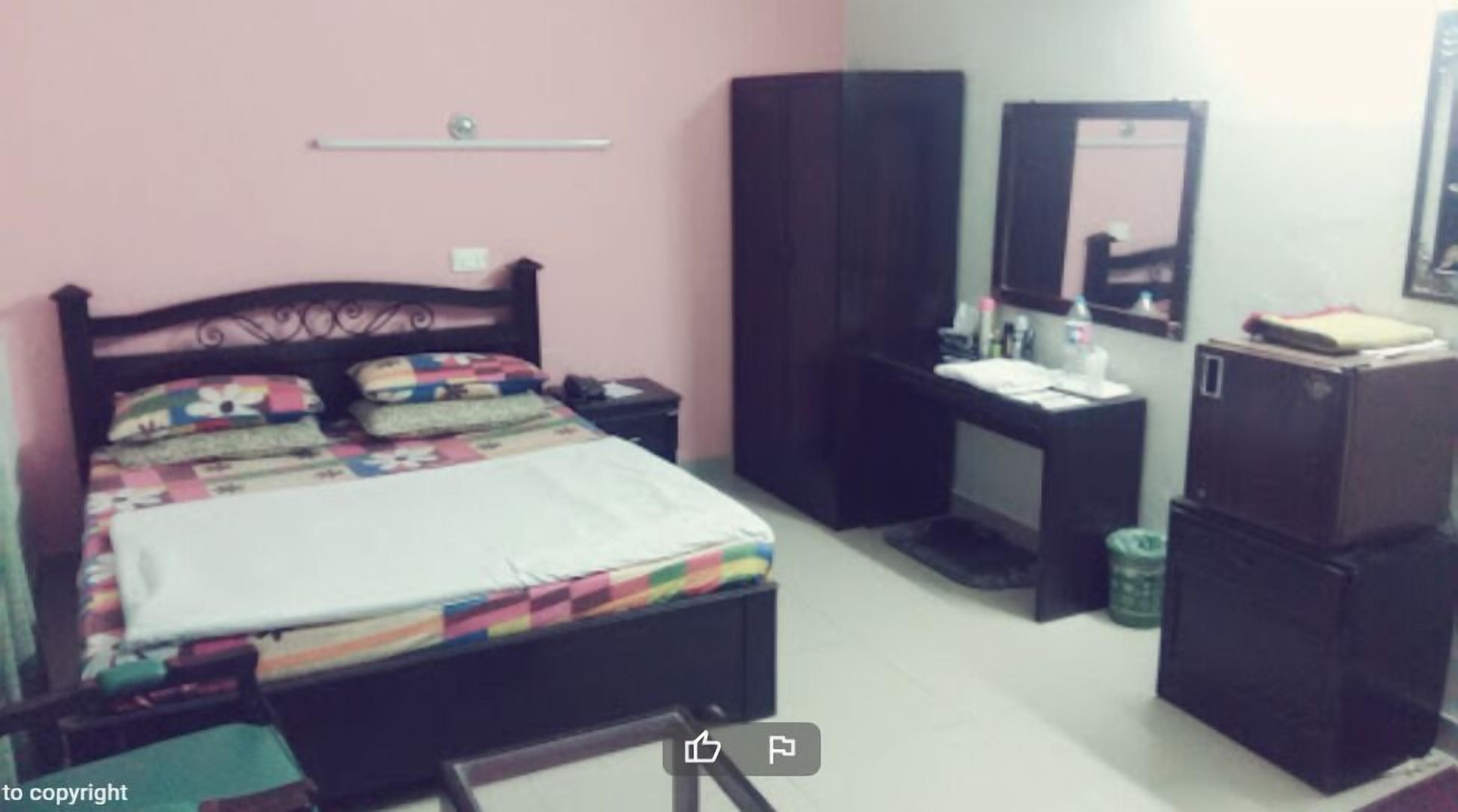 deluxe double room | iron/ironing board, free wifi, bed sheets