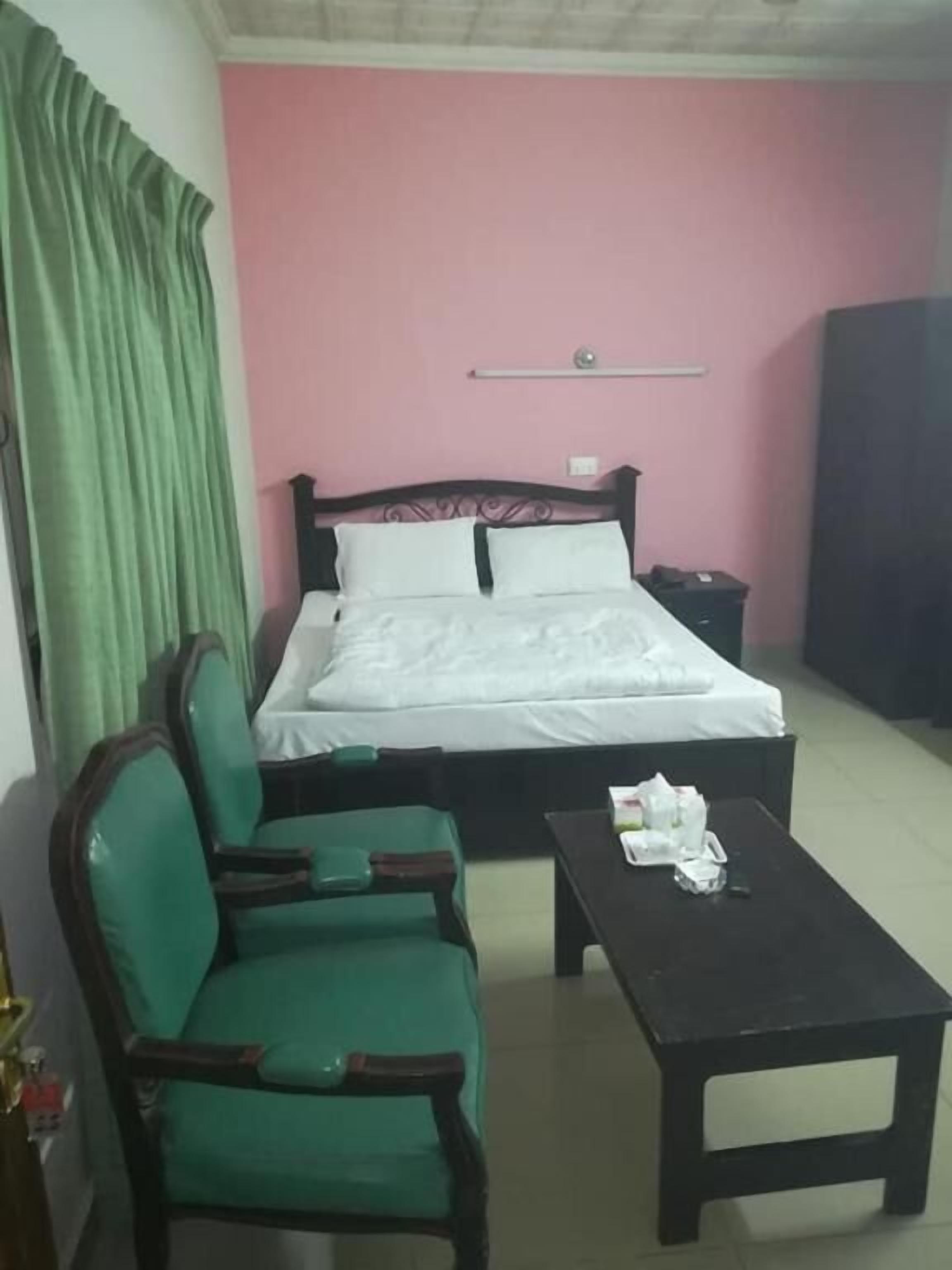 deluxe double room | iron/ironing board, free wifi, bed sheets