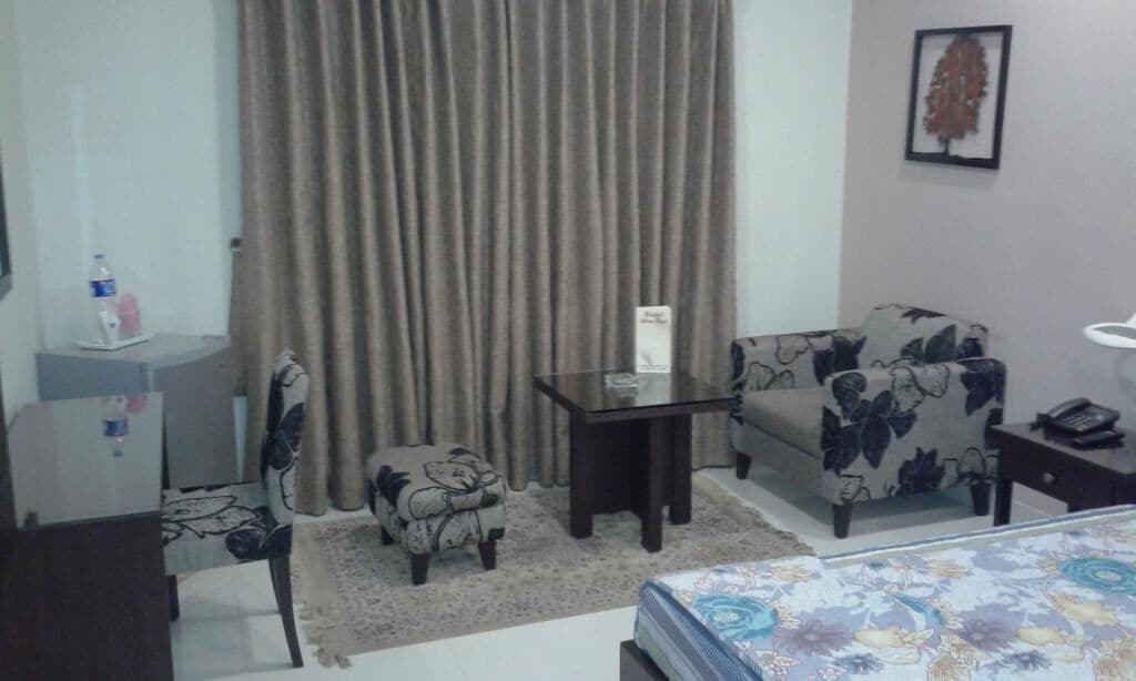 deluxe double room | iron/ironing board, free wifi, bed sheets