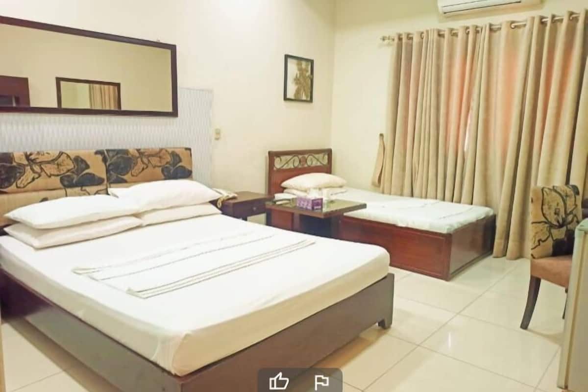 Kamar Triple Deluks | Setrika/meja setrika, Wi-Fi gratis, dan seprai linen