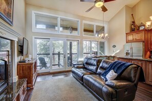 Televisión, chimenea, videojuegos y libros