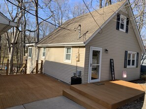 Exterior - Moors Resort location 3 Bedroom House w/ Patio Dock and room for trailer parking (Gilbertsville)