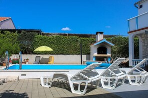 Pool - Apartment in Tribunj with Terrace, Air condition, WIFI (5034-1) (Tribunj)