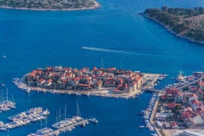 Marina - Apartment in Tribunj with Seaview, Balcony, Air condition, WIFI (5034-3) (Tribunj)