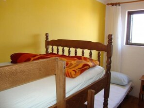 2 bedrooms, free WiFi, bed sheets, wheelchair access