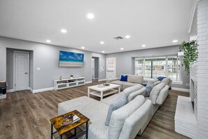 TV connectée, table de tennis de table