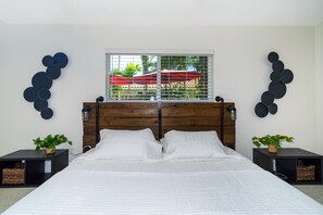 5 bedrooms, free WiFi, bed sheets, wheelchair access