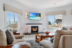Smart TV, chimenea