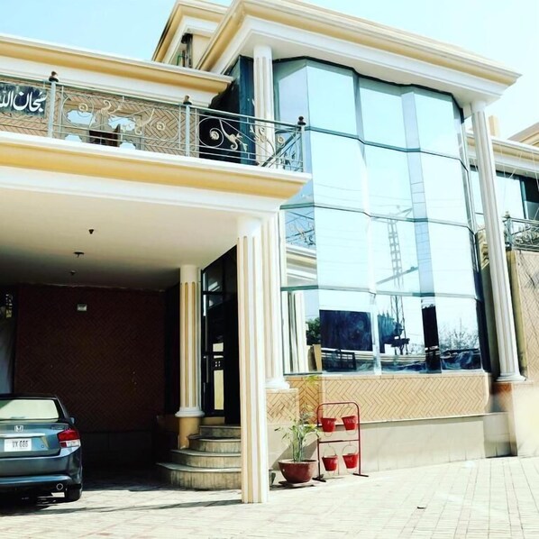 Aparcament sense assistència gratuït