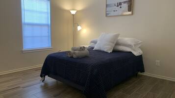 2 bedrooms, iron/ironing board, free WiFi, bed sheets