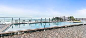 Directly on the Ocean! Luxury Condo - 10th Floor - New Listing!