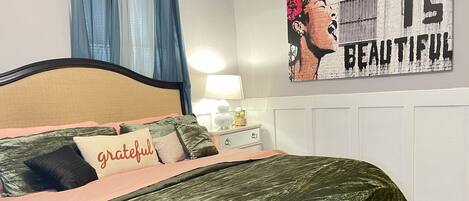 3 chambres, fer et planche à repasser, lit parapluie, Wi-Fi gratuit