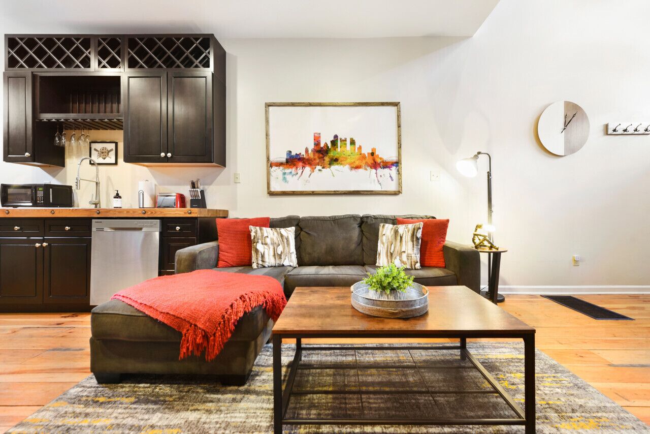 Smart TV, Netflix, libros y bocina smart 