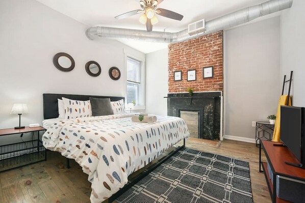 2 bedrooms, desk, iron/ironing board, free WiFi
