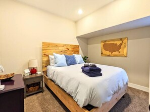 4 bedrooms, desk, iron/ironing board, free WiFi